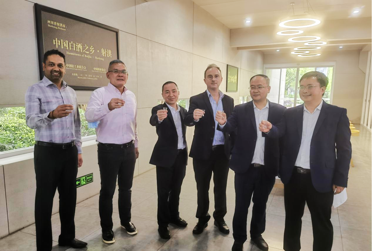 OI集團亞洲區(qū)總經理一行到四川天馬進行考察交流(圖5) OI集團亞洲區(qū)總經理一行到四川天馬進行考察交流(圖5)